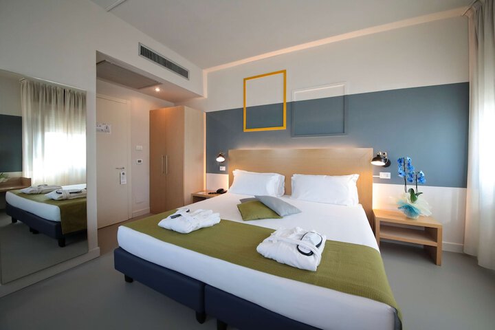 Room 15 of 46