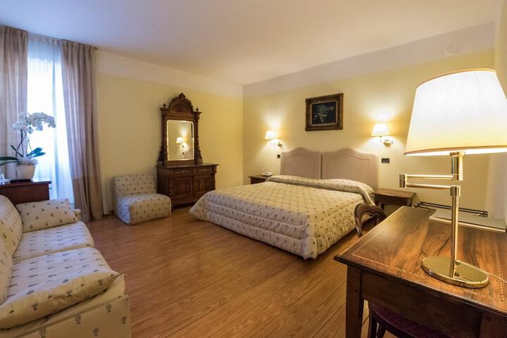 Room 12 of 54