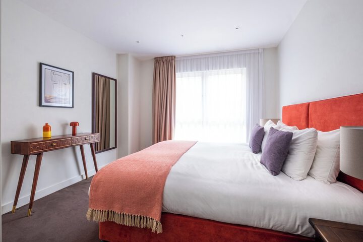 Room 4 of 25