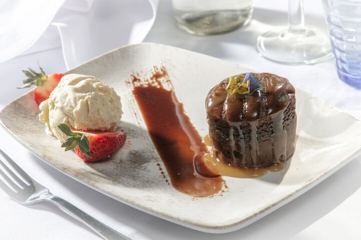 Dining 44 of 92