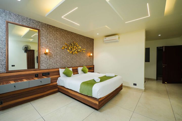 Room 7 of 27