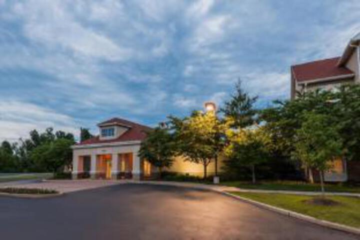 Image of Larkspur Landing Extended Stay Suites St. Louis Riverport- Airport West