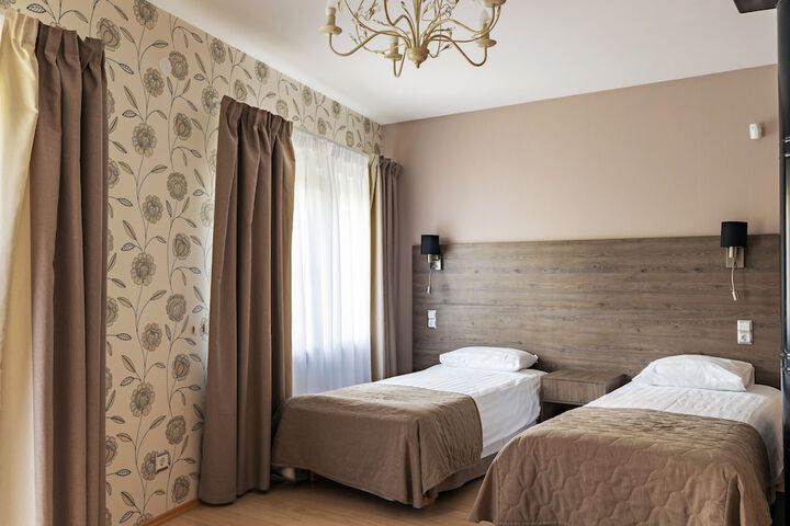 Room 27 of 109