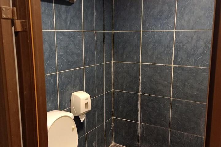 Room 12 of 30
