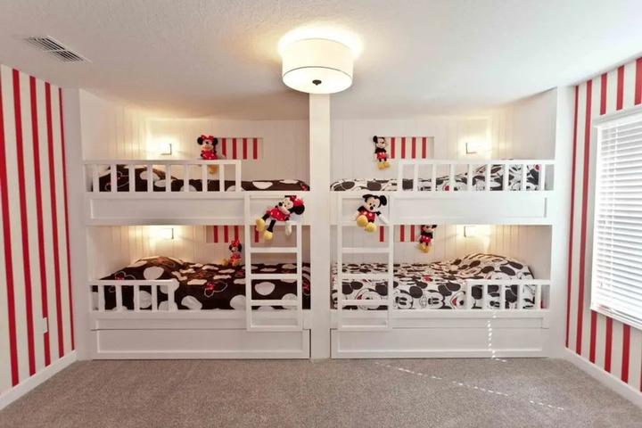 Room 11 of 24