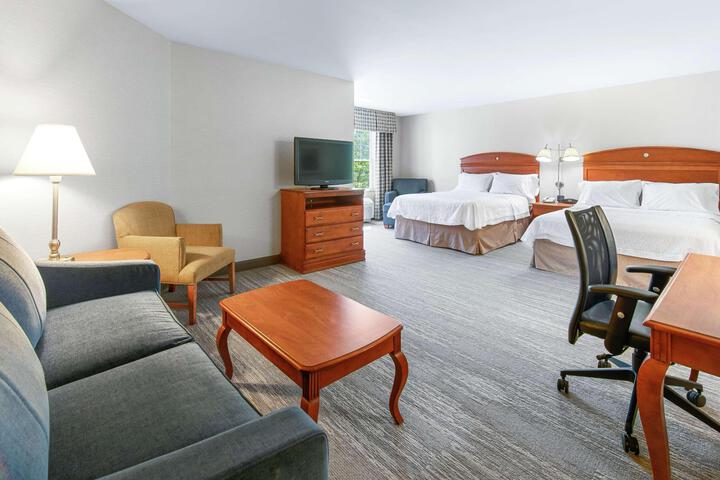 2 Queen Beds (3 of 12)