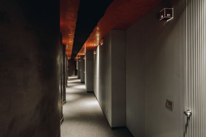 Ballroom/Hall 18 of 22