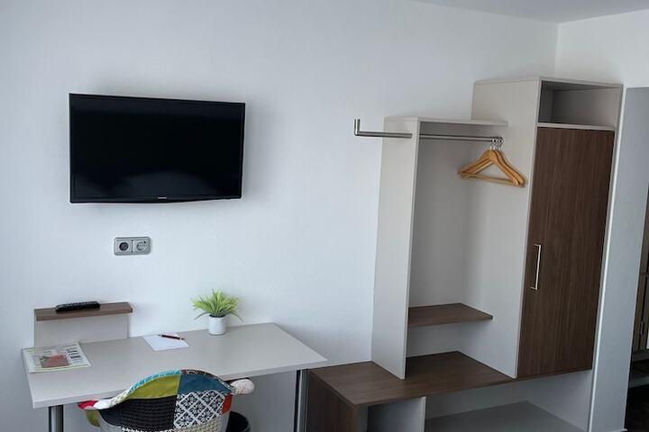 Room 14 of 49