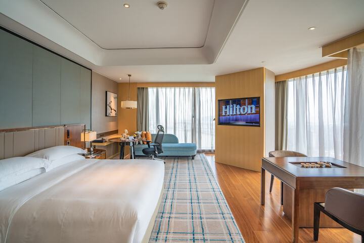 Room 8 of 70