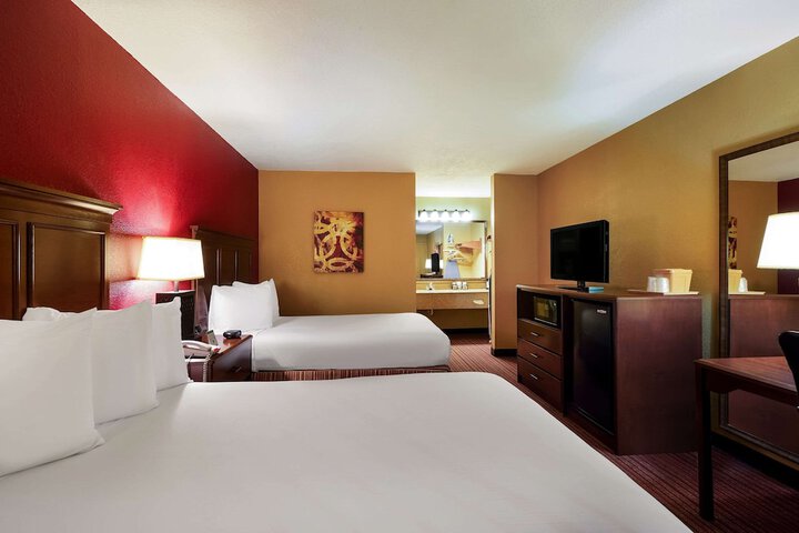 Room 26 of 34