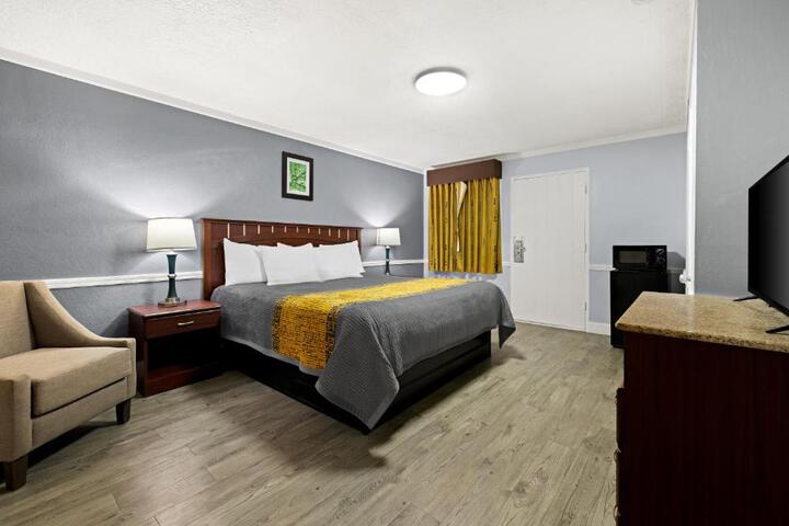 Standard | King Bed (14 of 14)