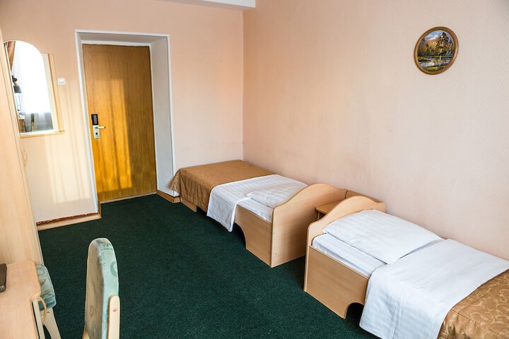 Room 9 of 48