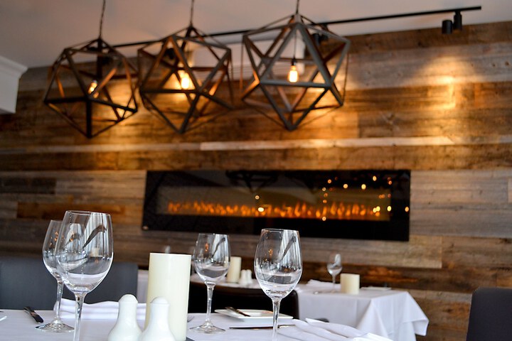 Dining 56 of 77