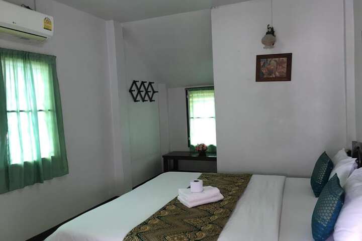Room 2 of 16