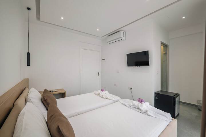Room 21 of 35