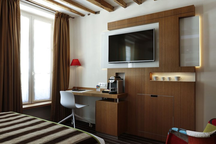 Room 13 of 44