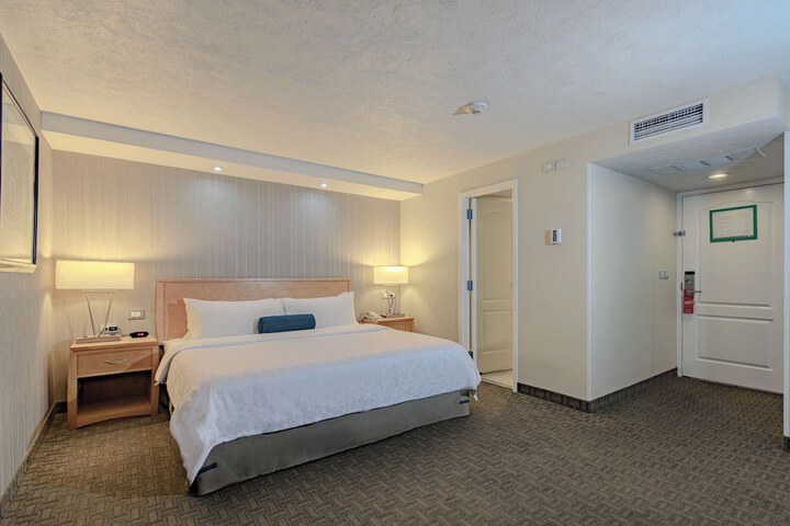 Room 14 of 157
