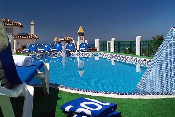 Pools & Facilities
