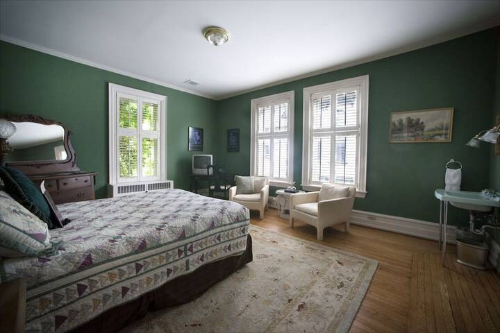 Room 14 of 46