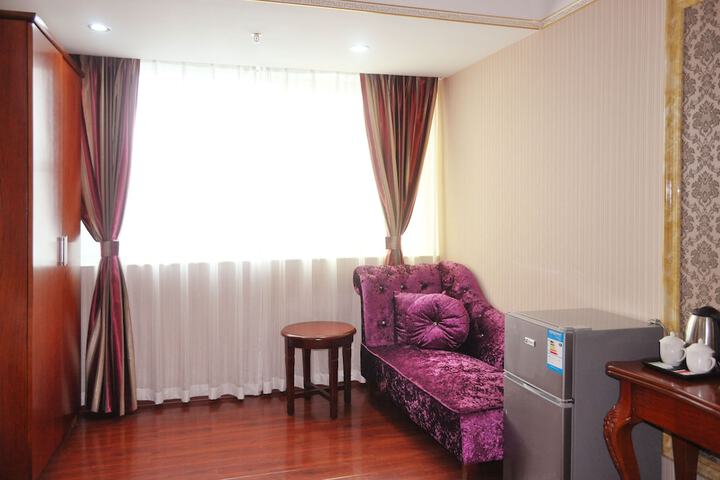 Room 16 of 20