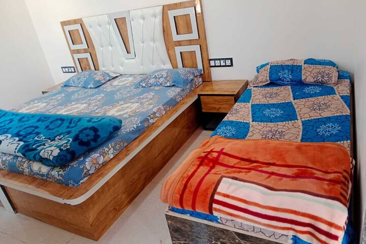 Room 4 of 23