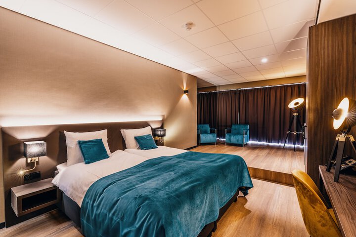 Room 9 of 62