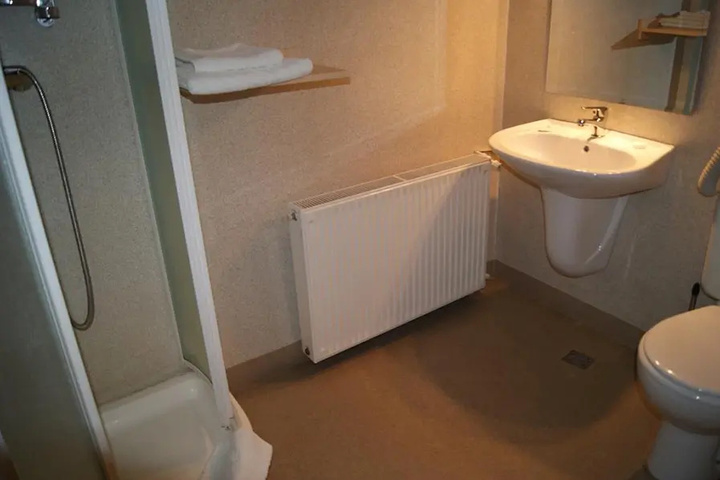 Room 10 of 14