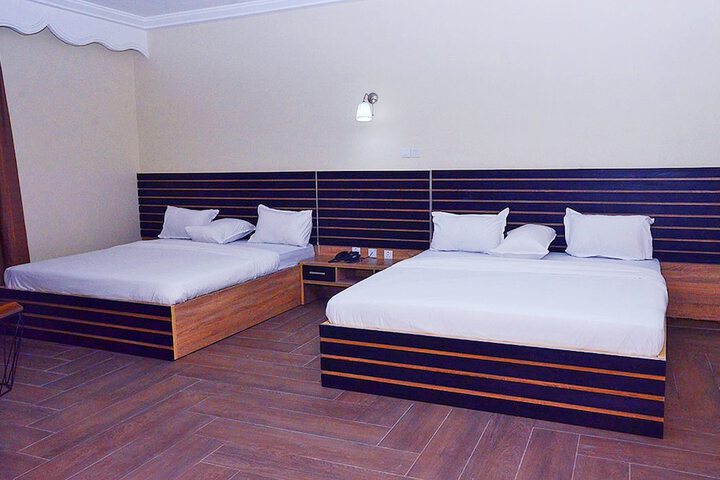 Room 11 of 44