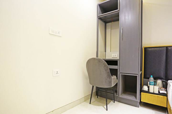 Room 6 of 54