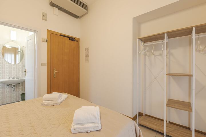 Room 7 of 56