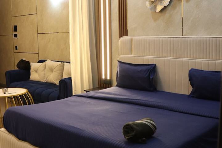 Room 2 of 26
