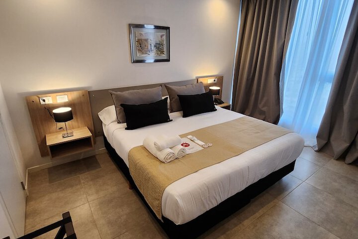 Room 16 of 42