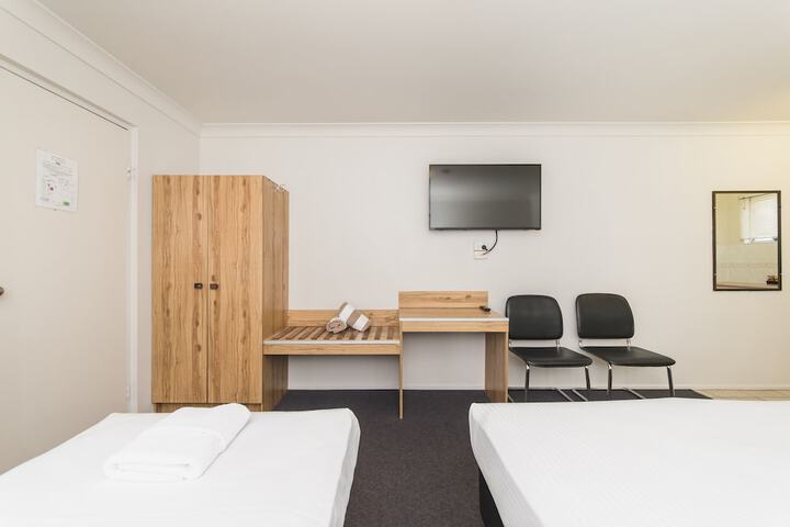 Room 6 of 36