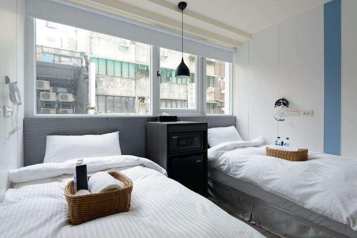 Room 10 of 53