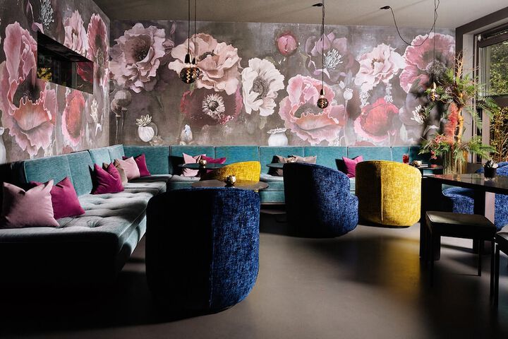 Lounge 68 of 89