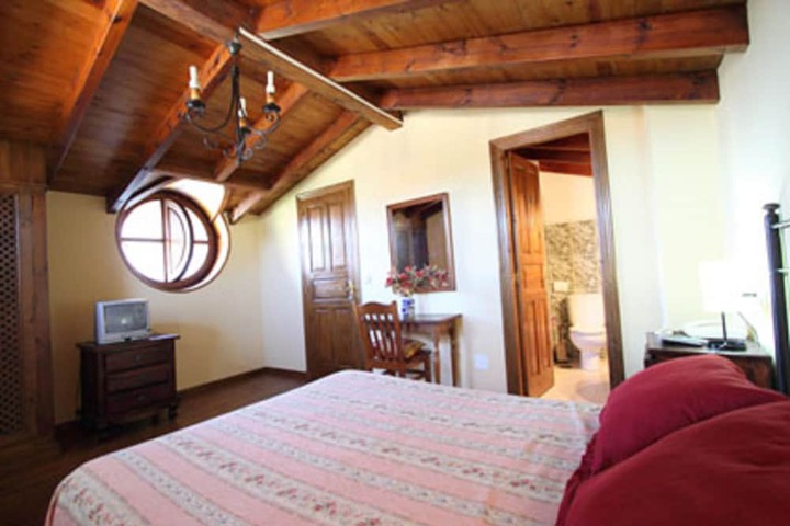 Room 4 of 65