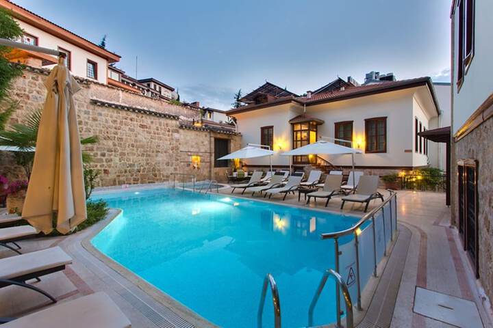 Pool Hotel