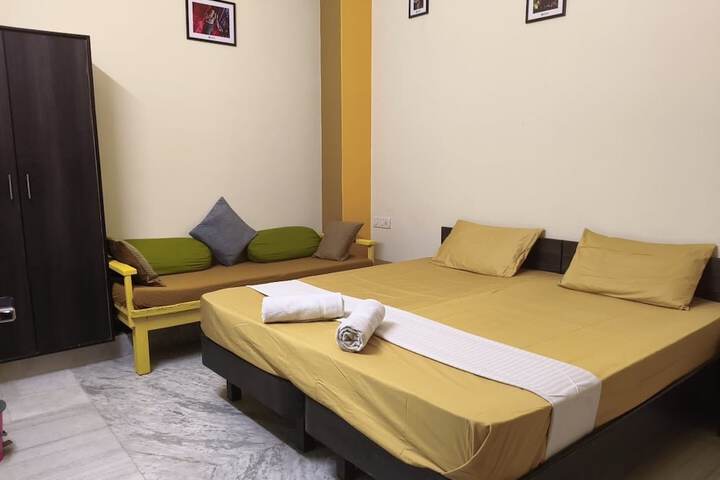 Room 10 of 26