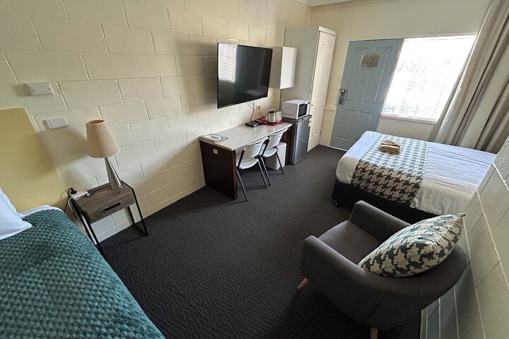 Room 7 of 11