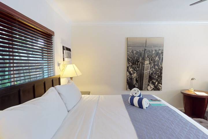 Room 83 of 183