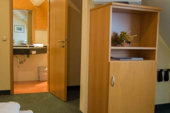 Room 5 of 47