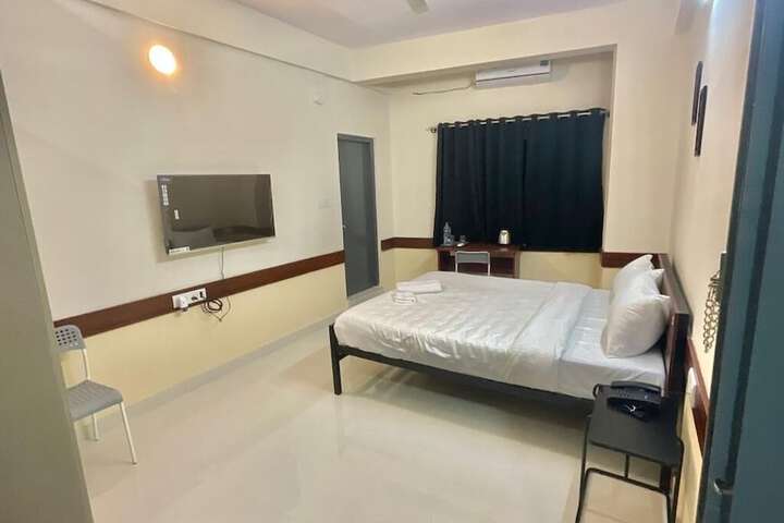 Room 6 of 37