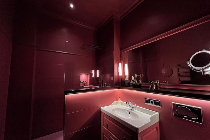 Room 25 of 33