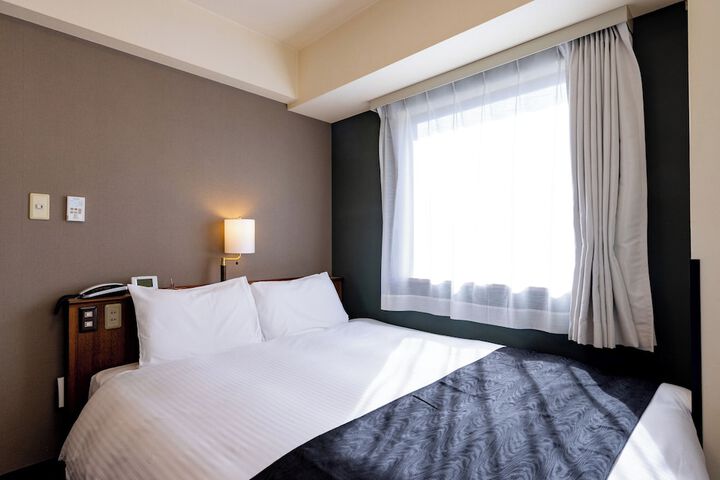 Room 5 of 22