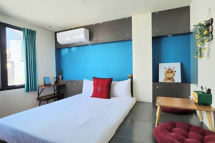 Room 12 of 32