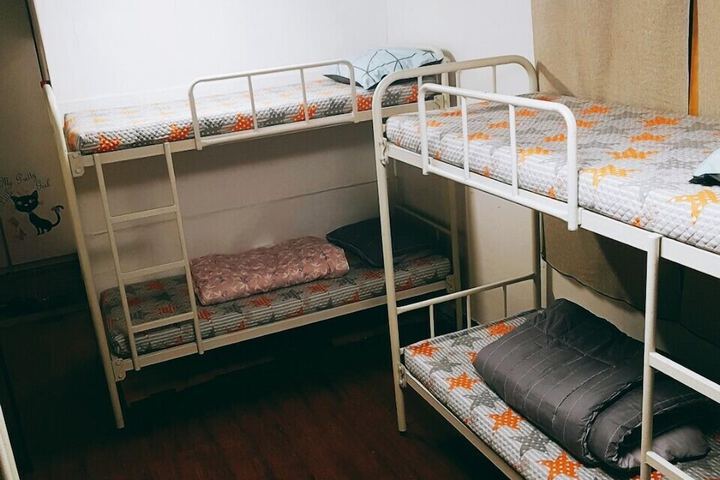 Room 6 of 13