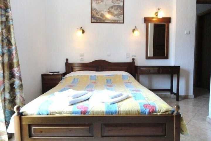 Room 4 of 15