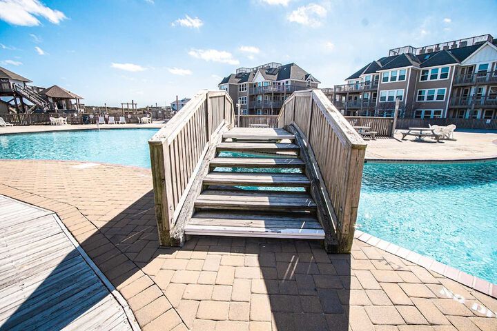Hotel with Pool