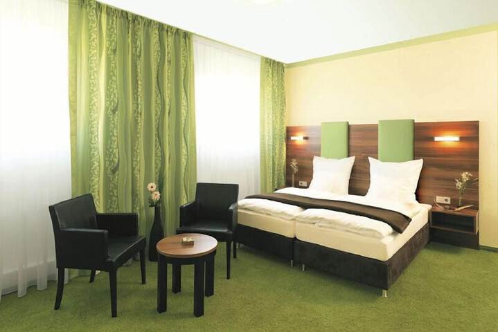 Room 3 of 21