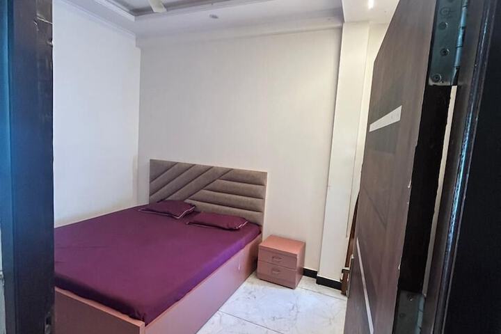 Room 4 of 31